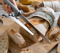 nóż do chleba z prowadnicą